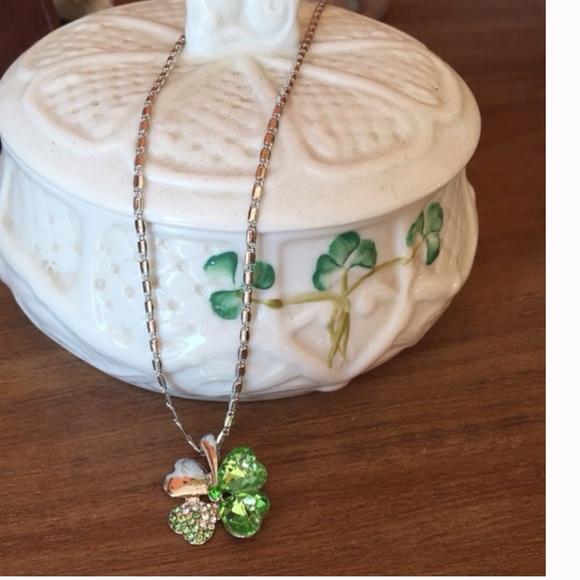 New Shamrock Pendant Necklace - Picture 2 of 3